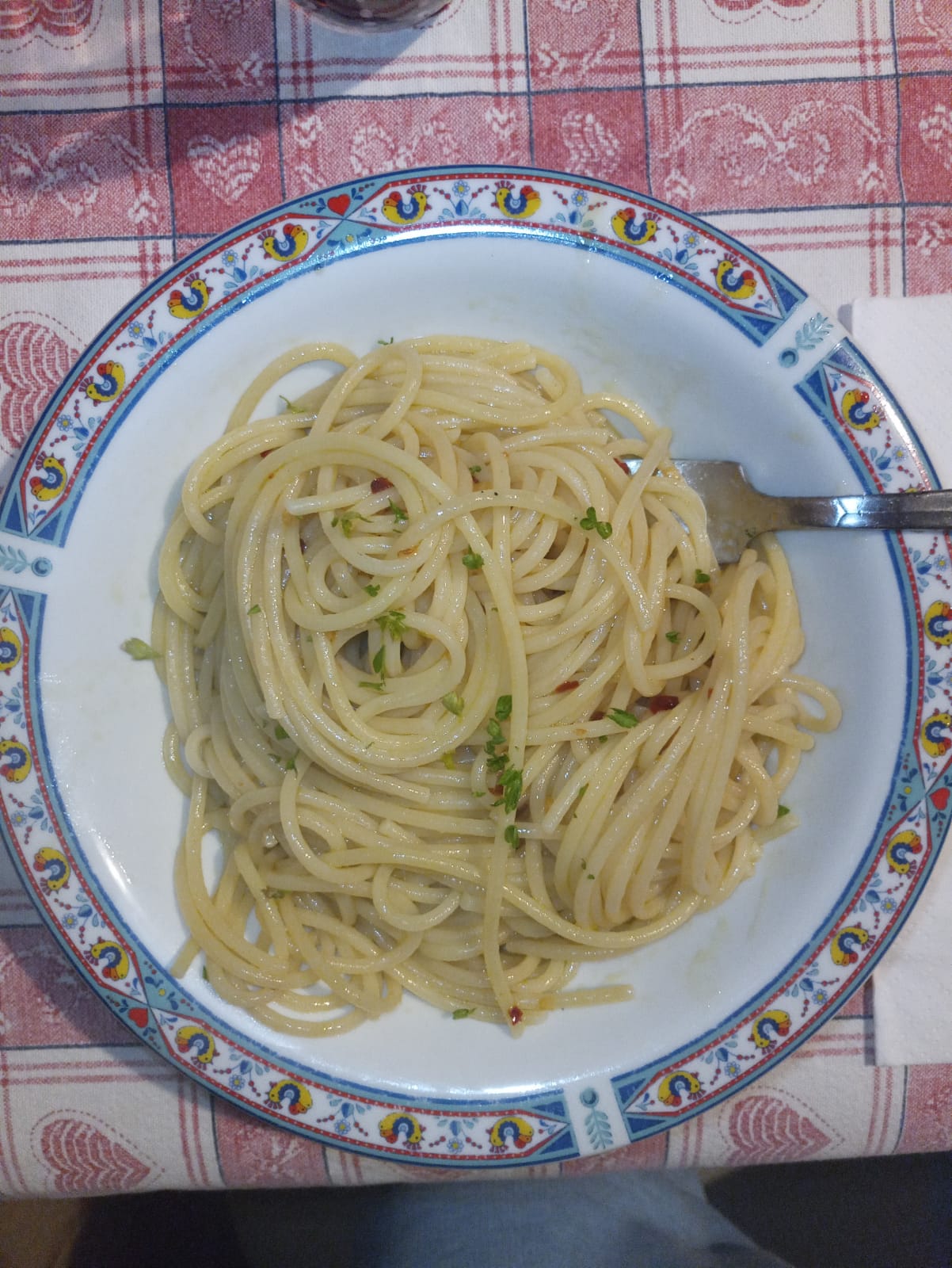ingredienti aglio olio e peperoncino